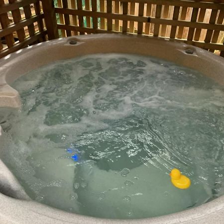 Private House Hot Tub Pets Bbq Seas The Day Premier Location The Bay Lower Gibsons Exterior photo